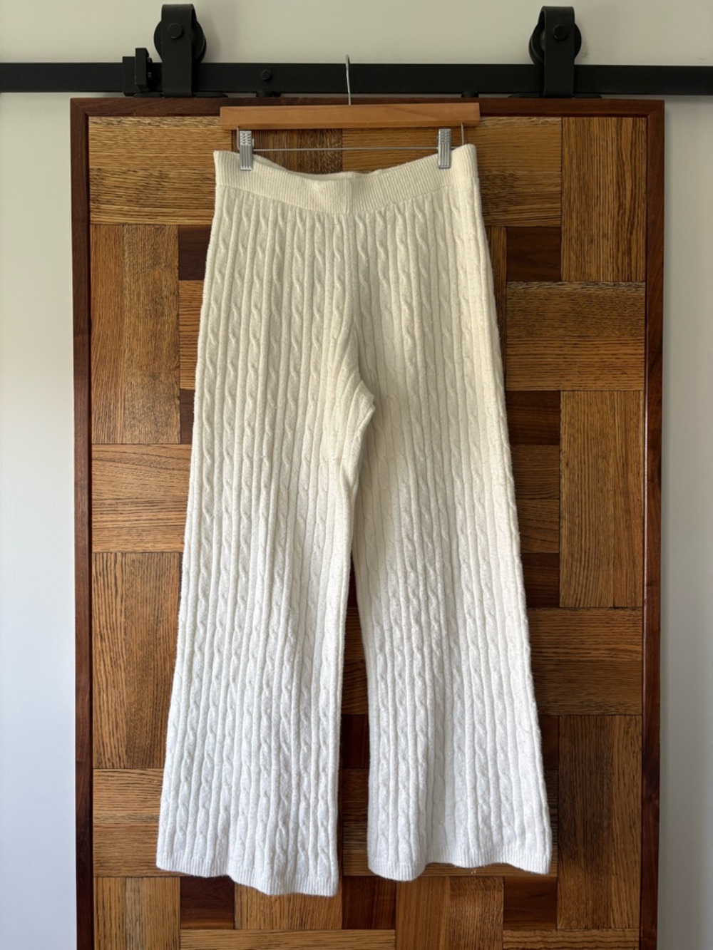Gap | CashSoft Cable Knit Sweater Pants Ivory Frost - Picture 2 of 7